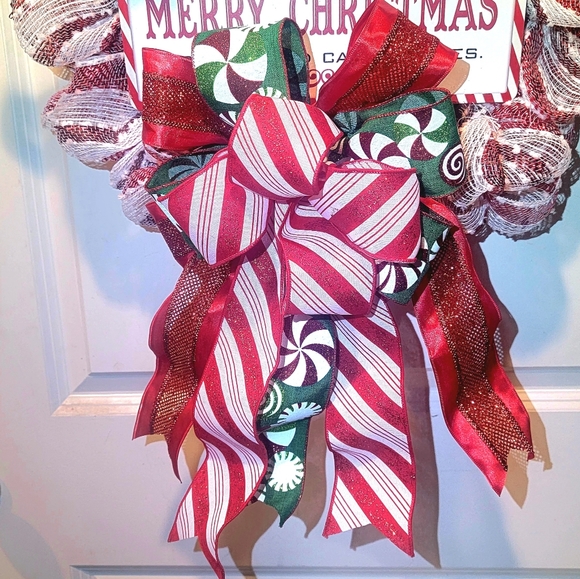 Christmas Plush Elf Wreath Candy Canes Deco Mesh Bow - Picture 6 of 7